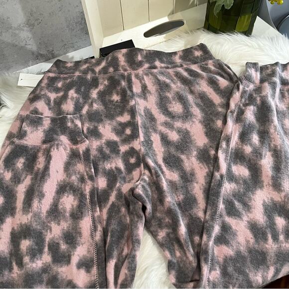 NEW BlankNYC Soft Easy Tie Waist Leopard Relaxed Joggers Lounge Pants Pink M NWT - Picture 11 of 16